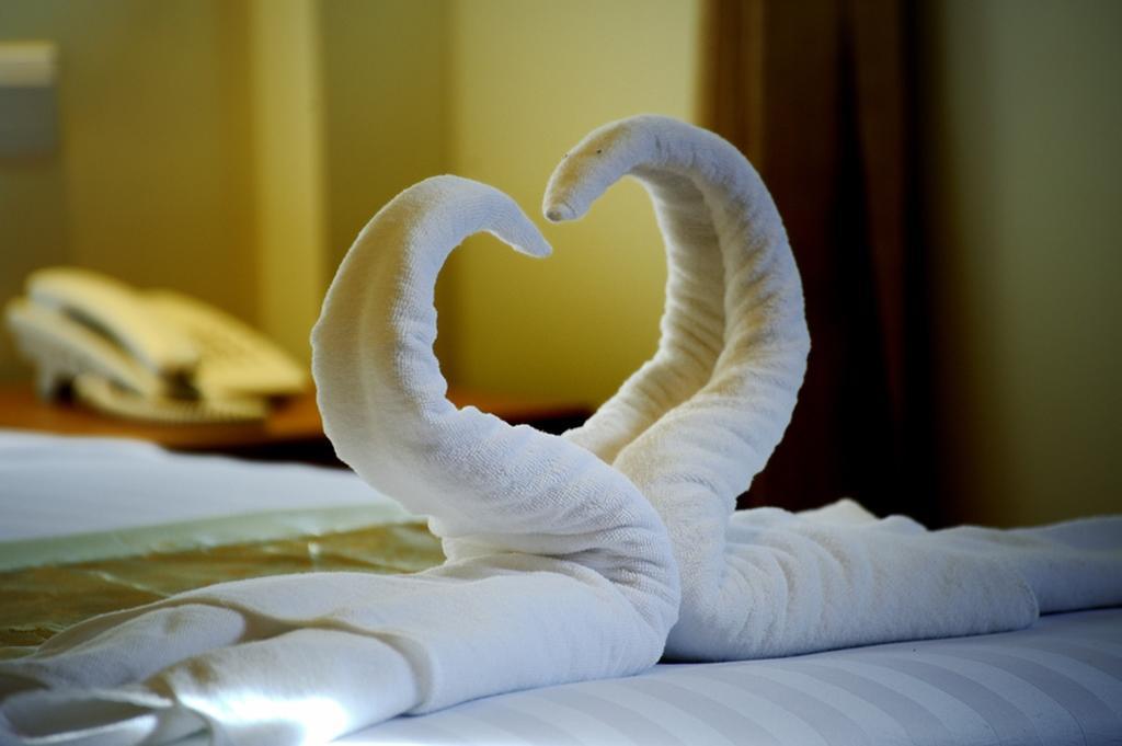יאנגון Royal Golden View Hotel מראה חיצוני תמונה