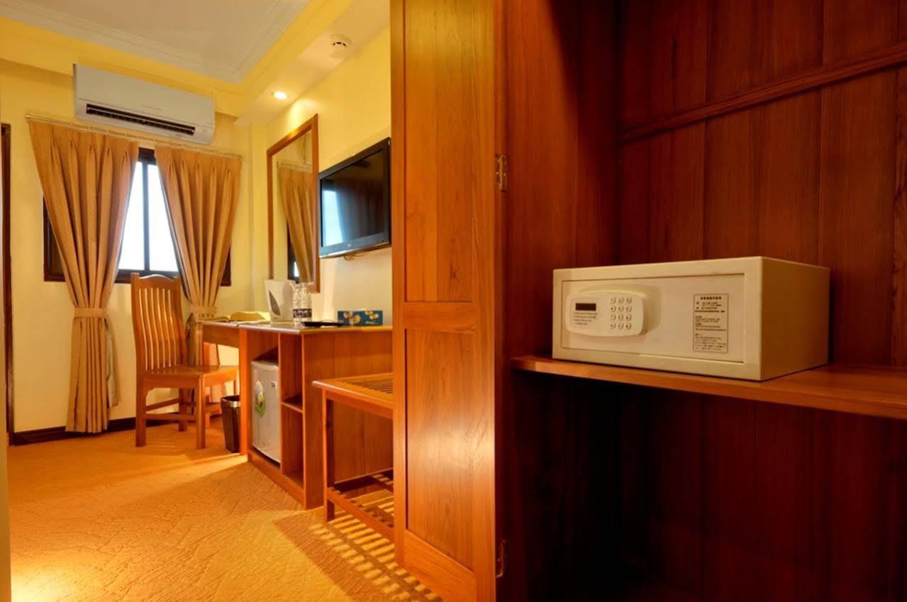 יאנגון Royal Golden View Hotel מראה חיצוני תמונה