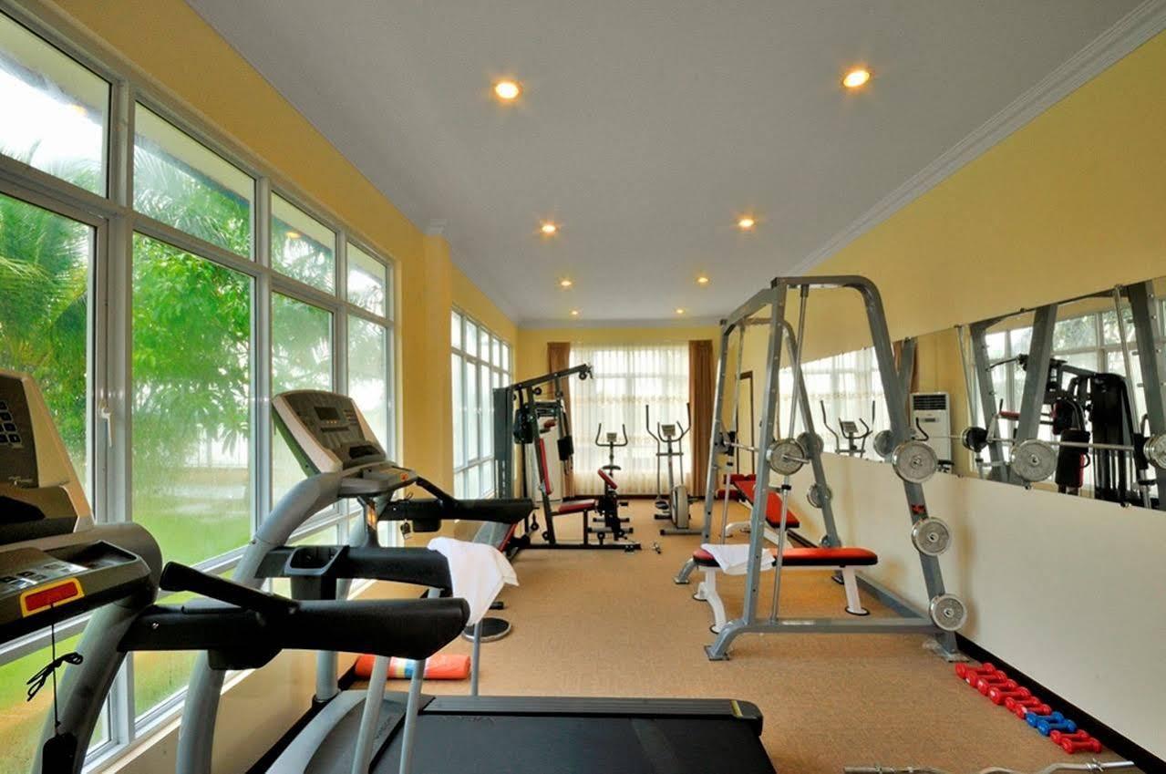 יאנגון Royal Golden View Hotel מראה חיצוני תמונה